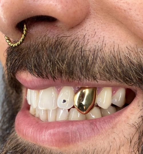 gemitas dentales certificadas y grillz de oro sólido de 22k hecho por @jotabodypiercer para @lui